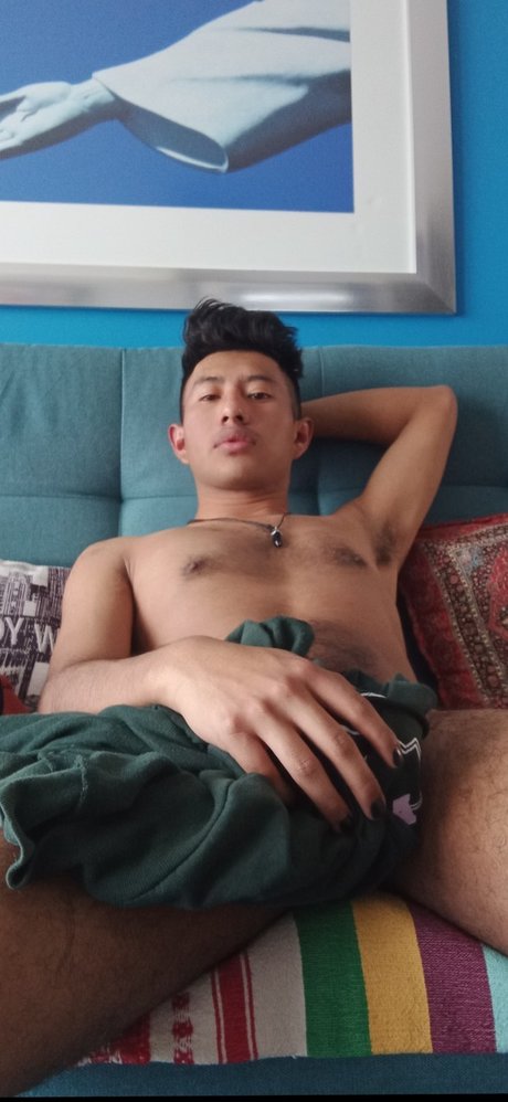 levi hat n sexy actress photo