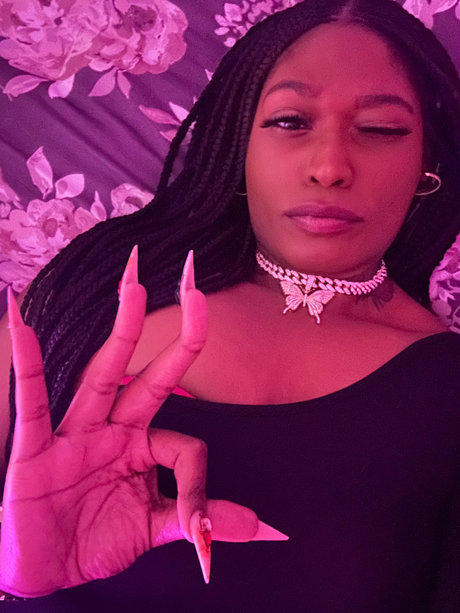 Nikki Waves model high quality pic