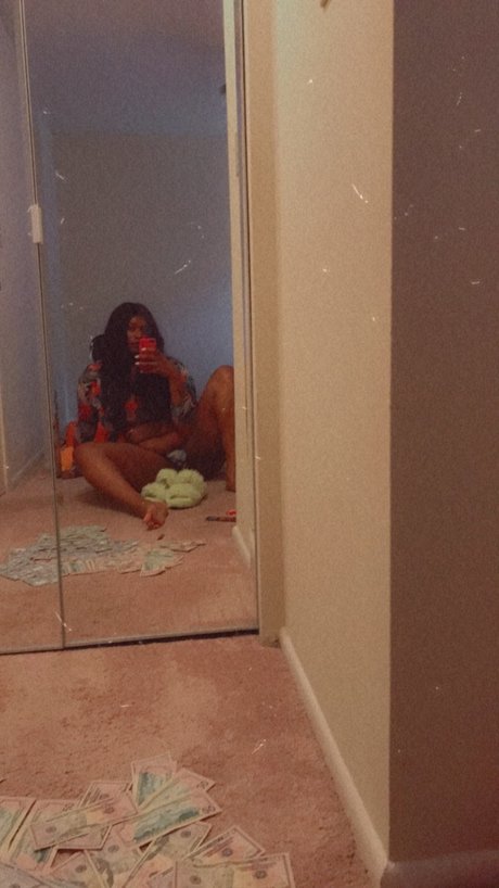 Nikki Waves pornstar erotic archive