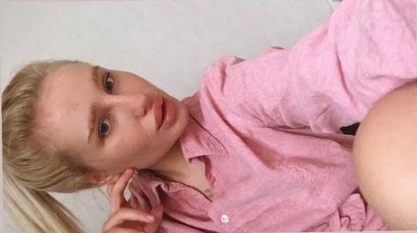 Nikki Lips exclusive pornstar pic