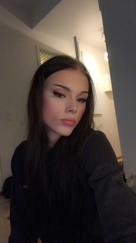 Nikitakanervala star pornographic pic