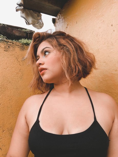 Nicolle Cornejo model hd img