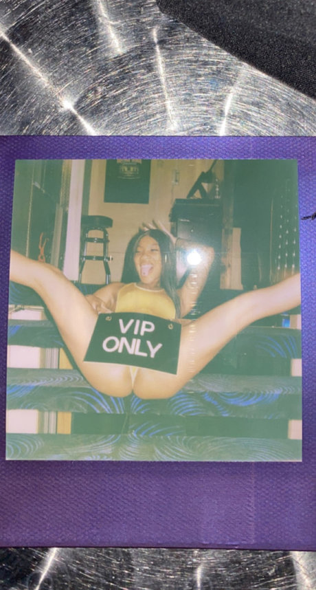 _JOJO_ naked actress images