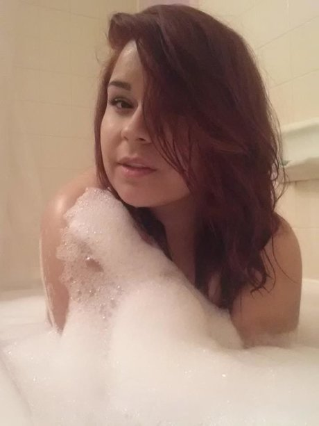 calypso model pornographic images