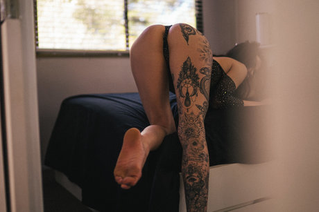 CREMOLICIOUS xxx pornstar image