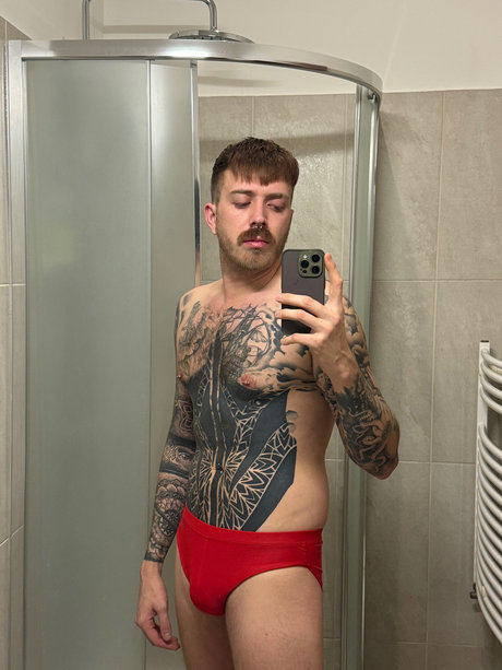 Brad Noakes star top images