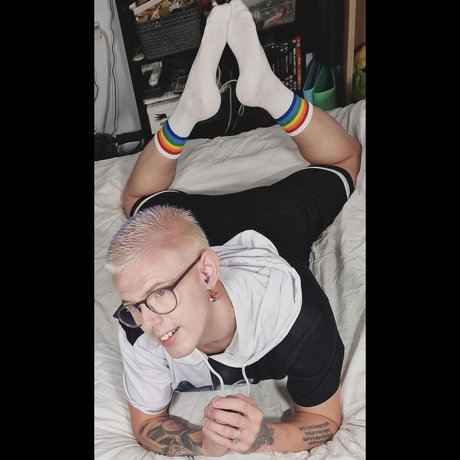 Noah Carter star best pics