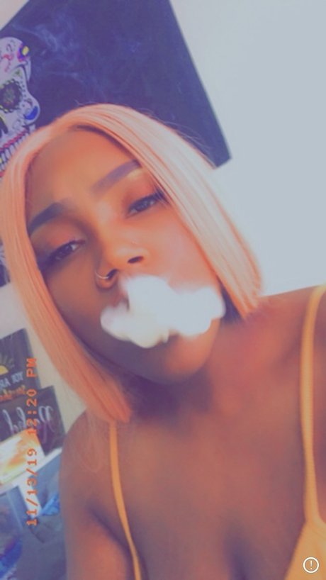 Mzqueendiamondz nudes model image