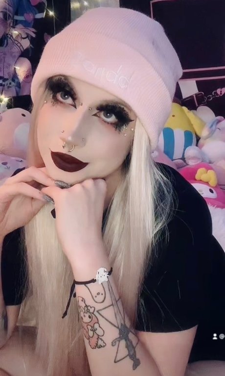 Asteria Moon Alternative Model nudes star archive