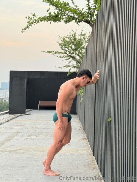 BANK model nude galleries