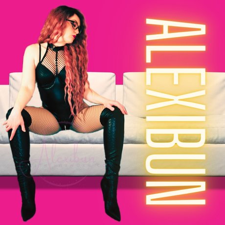 Mistress Lexi aka Alexibun pretty pornstar archive