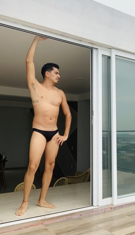 Alexis Rey pretty model gallery