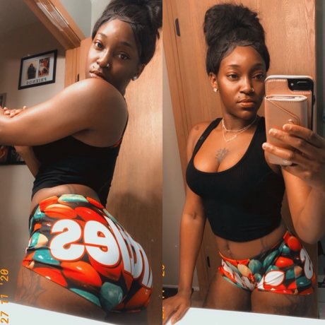 NiquaLaddy model adult photo