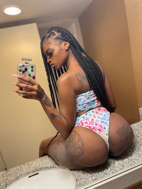 Slime thick with a phat Click_ model beautiful pictures