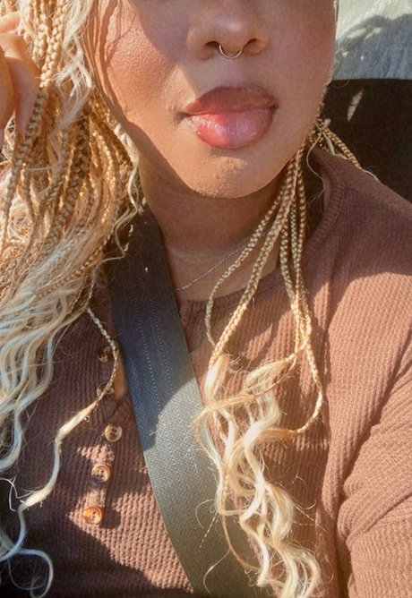 Nik Lust_ hot actress picture