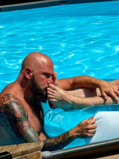 Cubbys Feet model nude archive