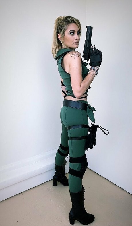 Paris Jackson star free photos