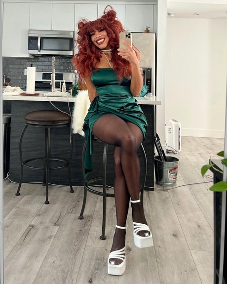 Kiera Please sex star photo