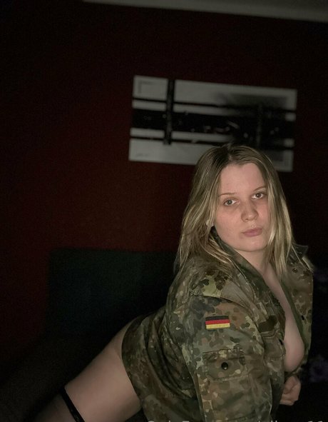 alicee11 naked pornstar photos