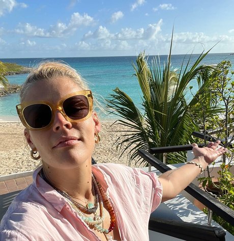 Busy Phillips pornstar nude pics