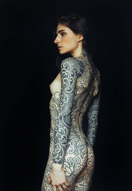 Noemie Doragon model beautiful images