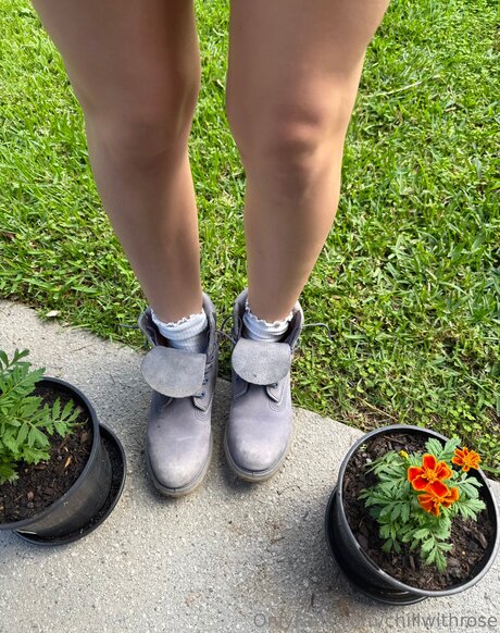 chillwithrose model nude pic