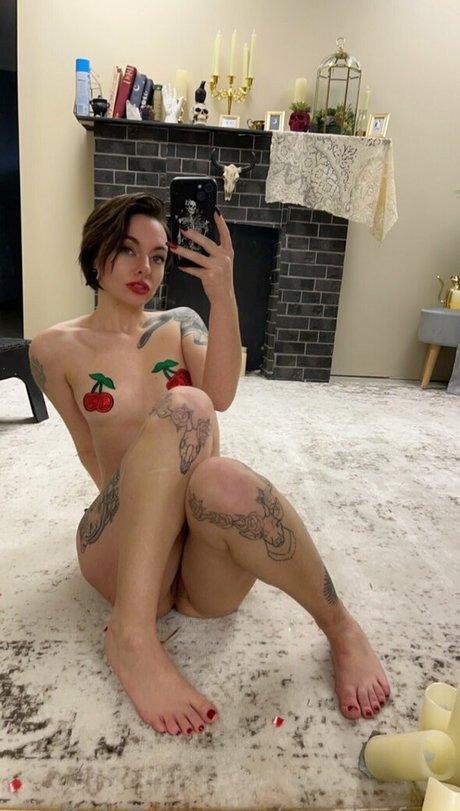 renelexfree nudes model image