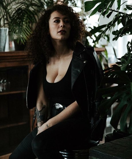 Leila Lowfire actress picture