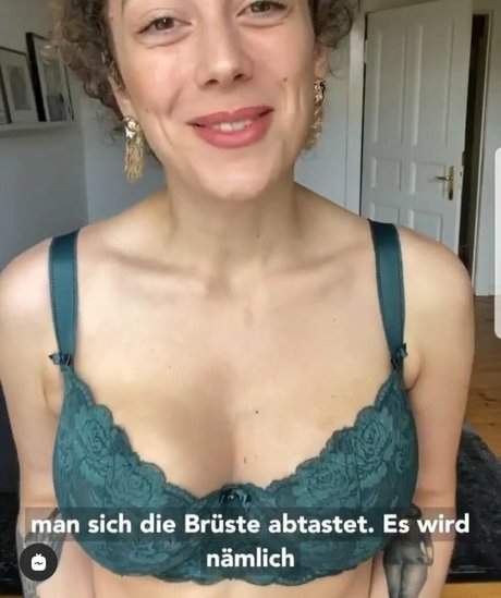 Leila Lowfire model high quality pic