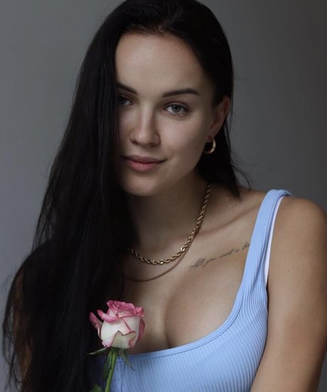 Ellielli Elligoinglive best actress image