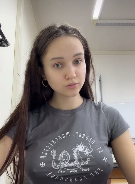 Ellielli Elligoinglive pornstar hot picture