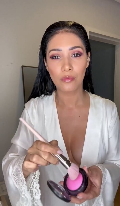 Simone E Simaria nudes star gallery