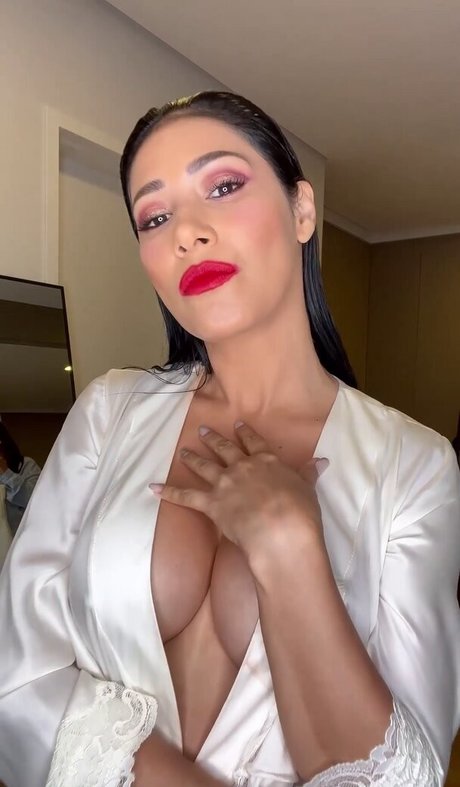 Simone E Simaria nude model pictures