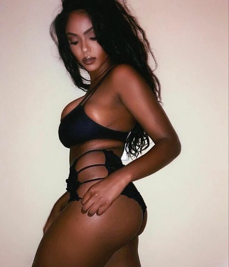 Sophia Cardinez nude pornstar archive