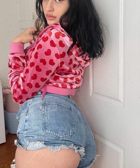 DakotaDoll hot star image