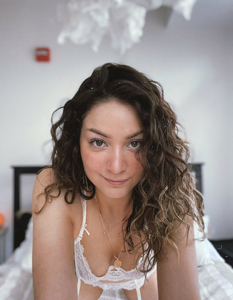 sandyinlacefree Profile pic