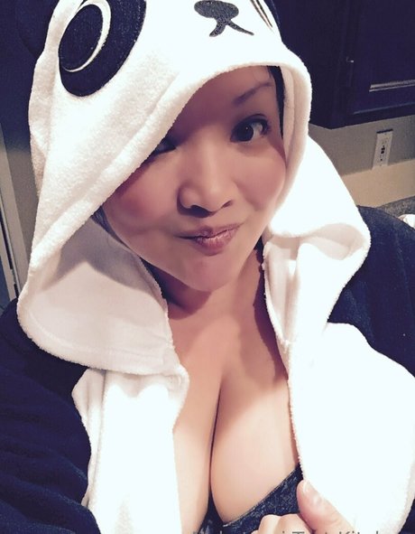 kellynakatomi model beautiful photo