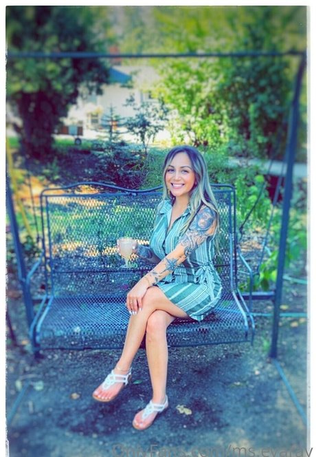 ms evaray erotic model pic