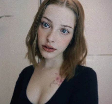 Agnese Innocente nude star galleries