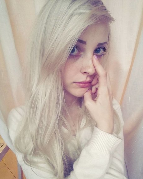 Agnese Innocente nude star img