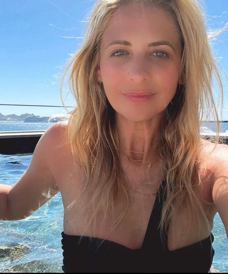 Sarah Michelle Gellar top star galleries