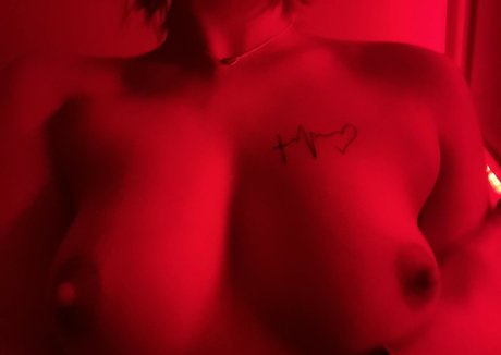 Bailey Belle pretty pornstar img