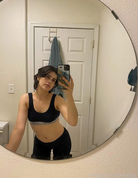 HeyKipp pornstar nude pics