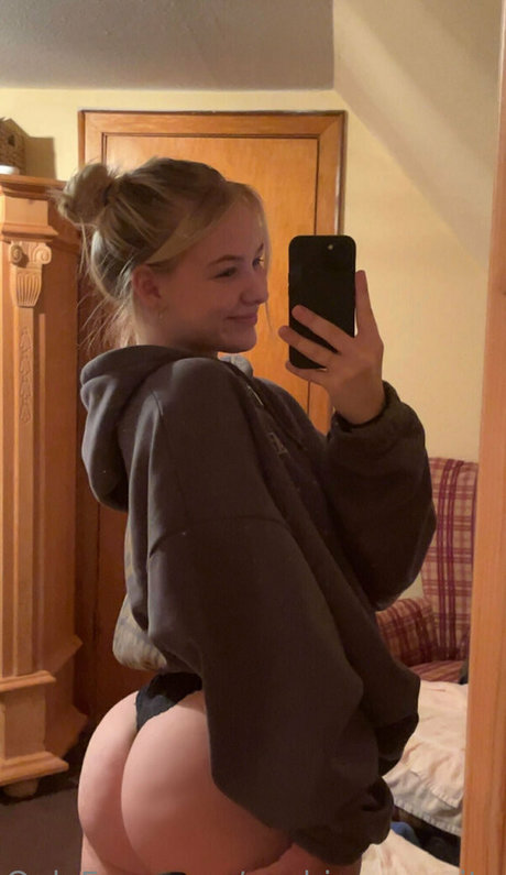 sophieamparita pornstar nudes pic