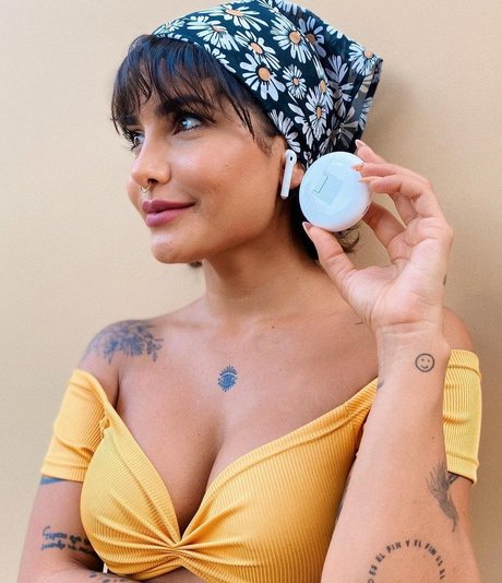 Martina La Peligrosa model porn images