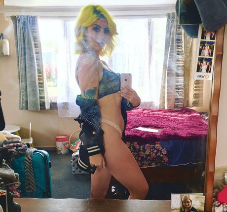 Lorien Gugich beautiful actress photos