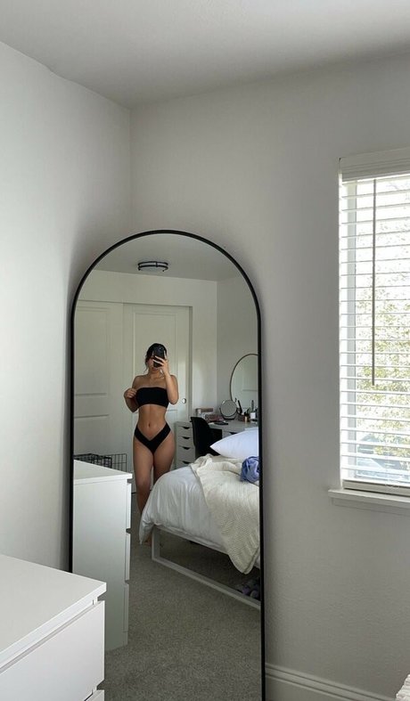 Melissa Estrella star nude pics