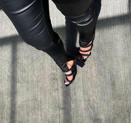 Melissa Estrella model high quality photo