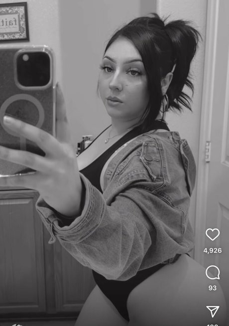 Bakedbabeeee pornstar nude pic