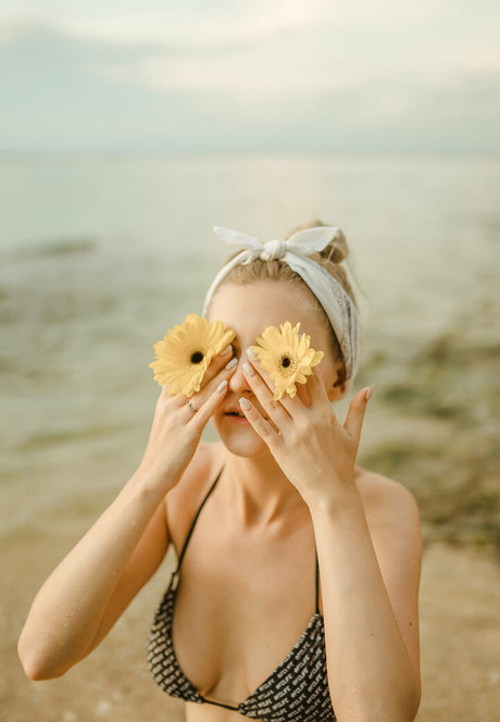 EvaElfie exclusive star img